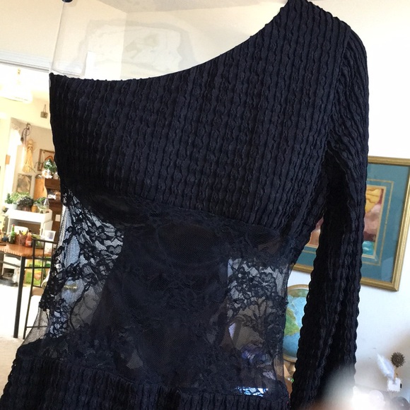 Papaya Dresses & Skirts - Papaya little black dress!!! Size large
